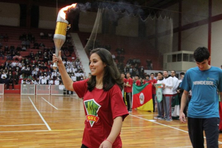 Aluna IFFar com Tocha Redimensionada