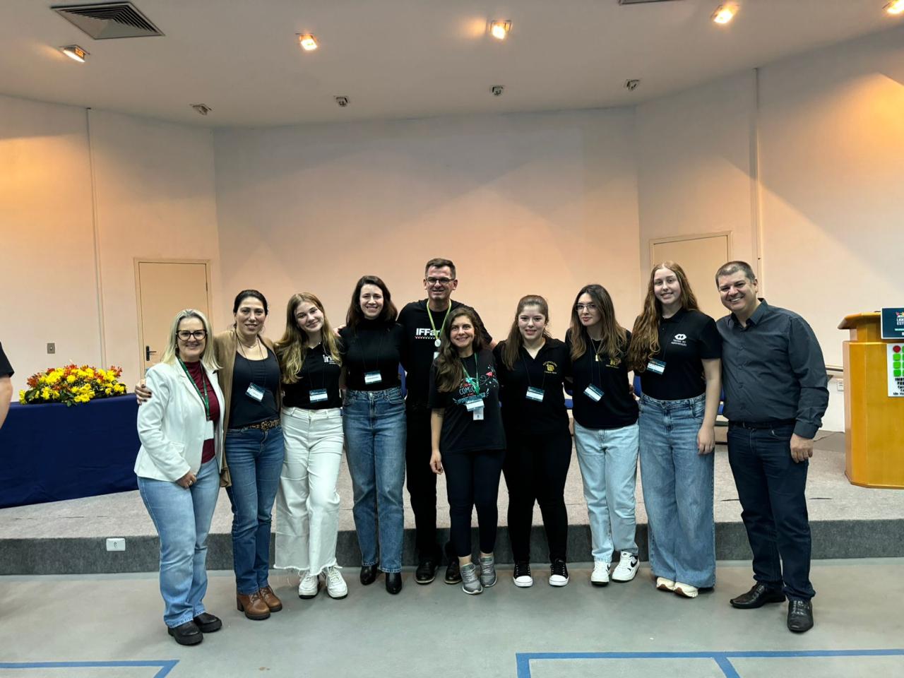 2 Representantes no evento