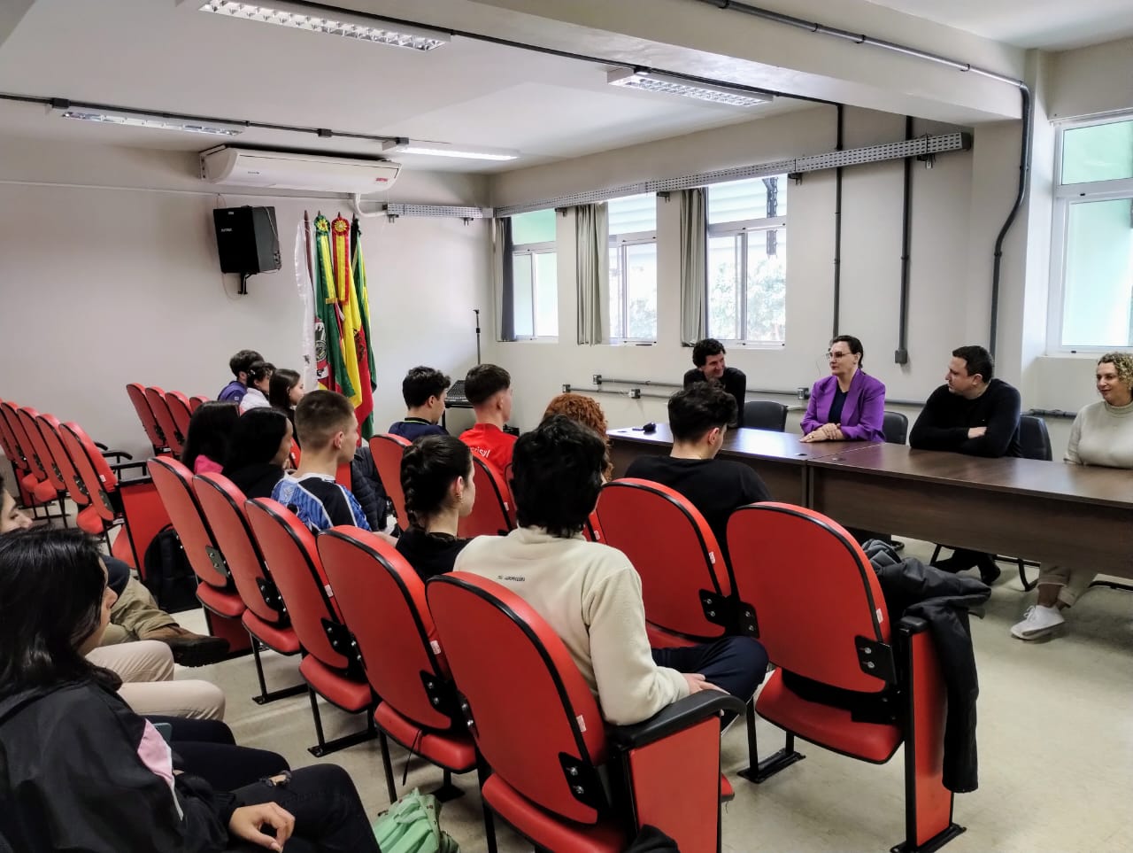 Agenda Júliode Castilhos alunos finalistas da ONHB