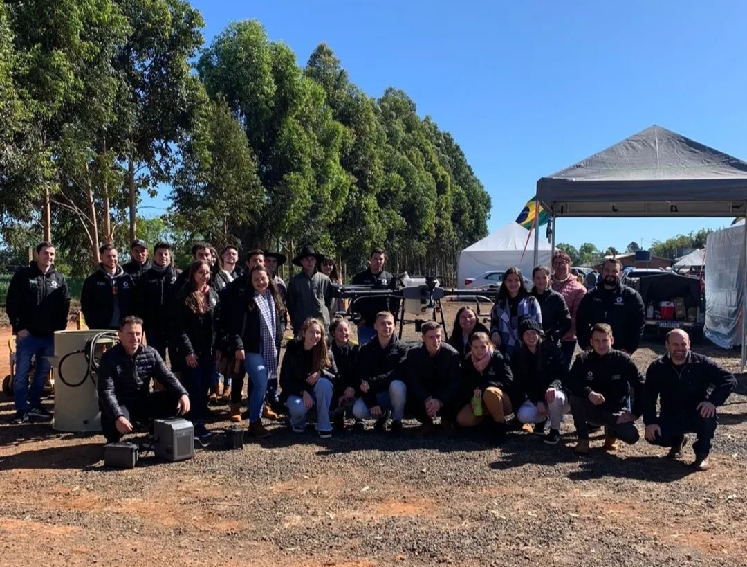 Alunos de Agronomia e Agropecuária na Expofeira