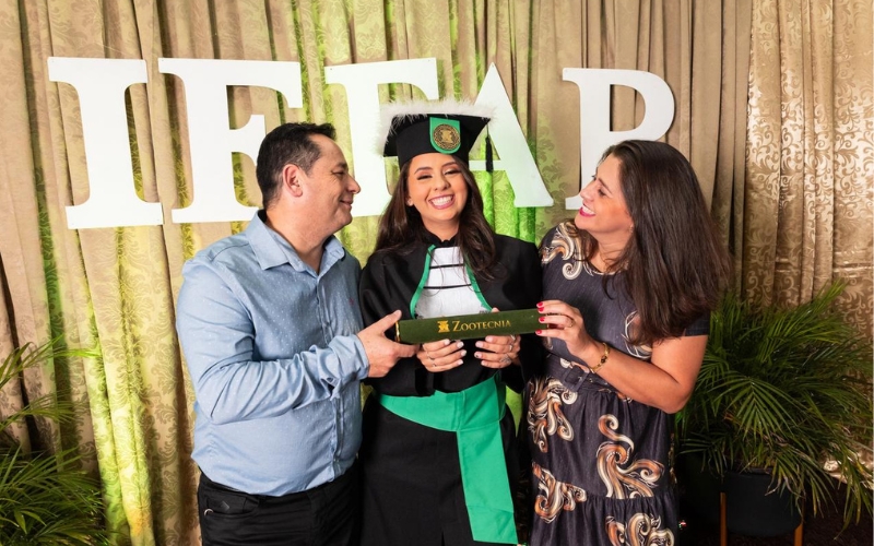 Larissa Medeiros 5 800 x 500 px4