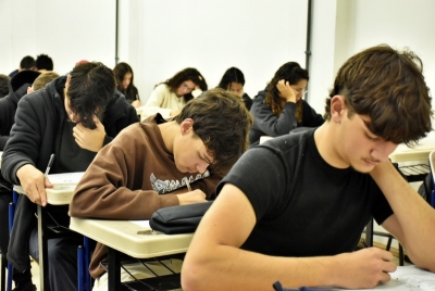 Estudantes participam da 1ª fase da Olimpíada Brasileira de Matemática das Escolas Públicas