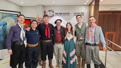 Estudantes encantam o público no “Musicanto vai á escola”